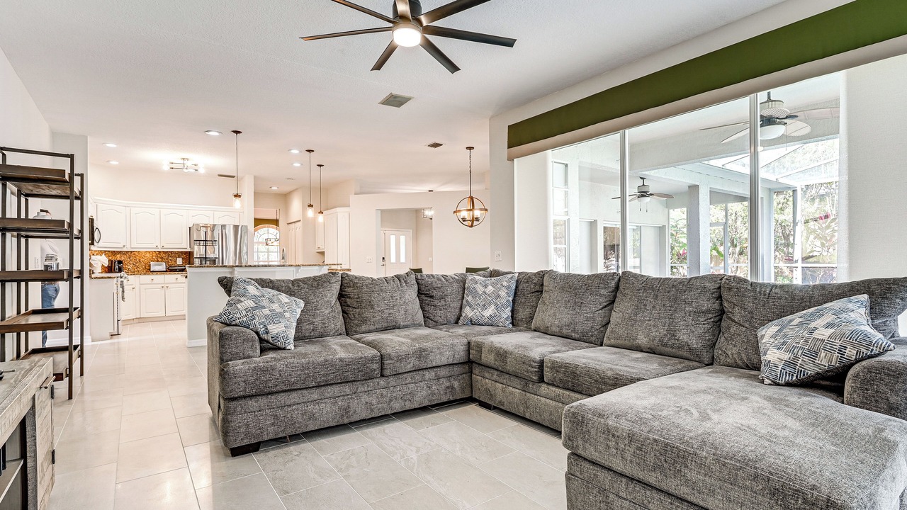 Photo of Livingroom in Land O' Lakes