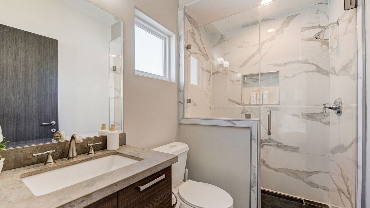 Photo of Bathroom in Greenway Plaza-Upper Kirby