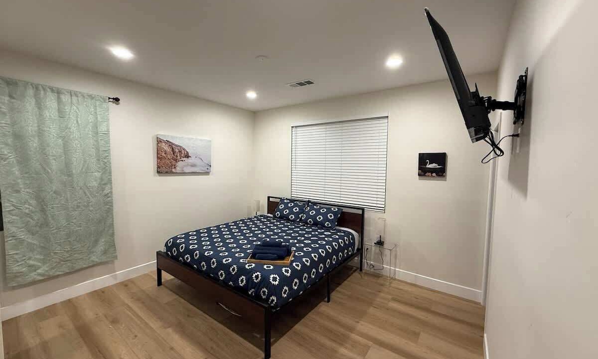 Photo of Bedroom in East Grove