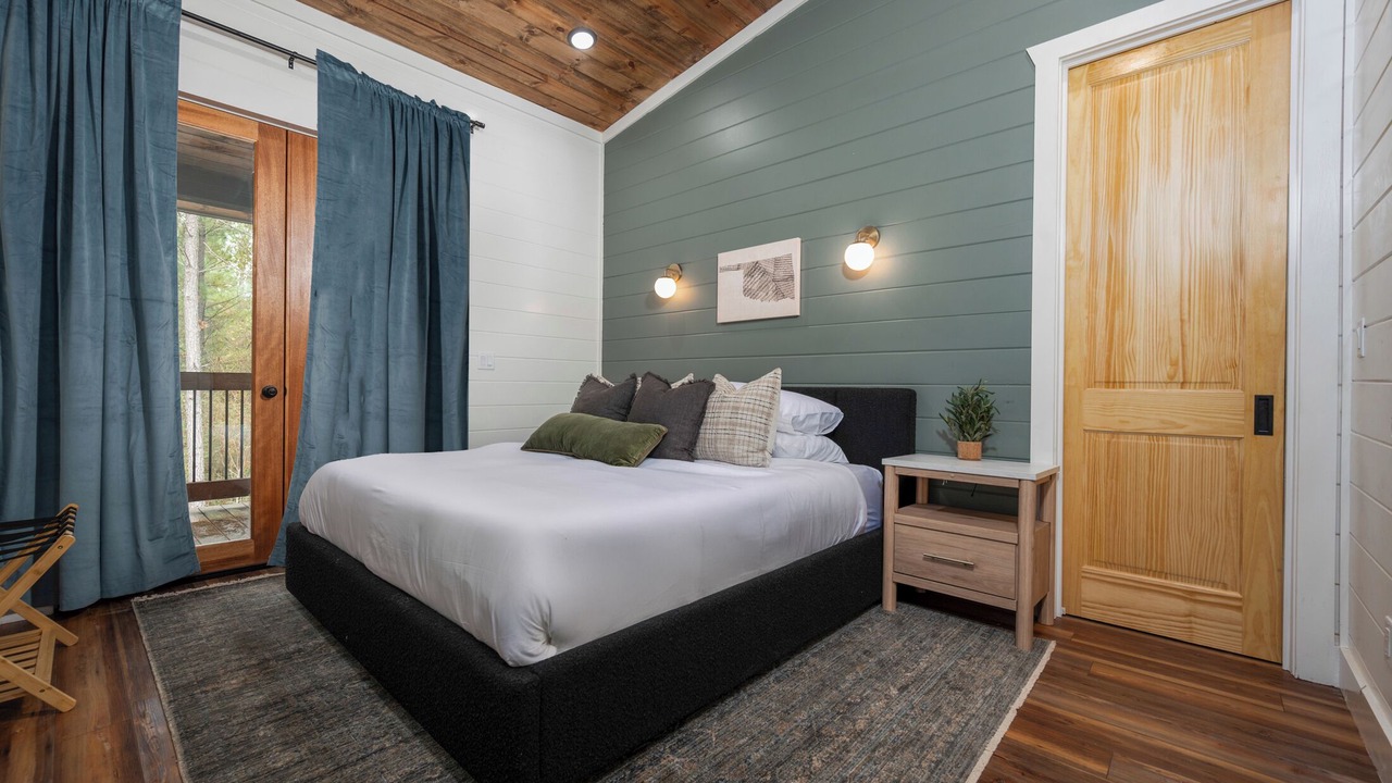 Photo of Bedroom in Hochatown