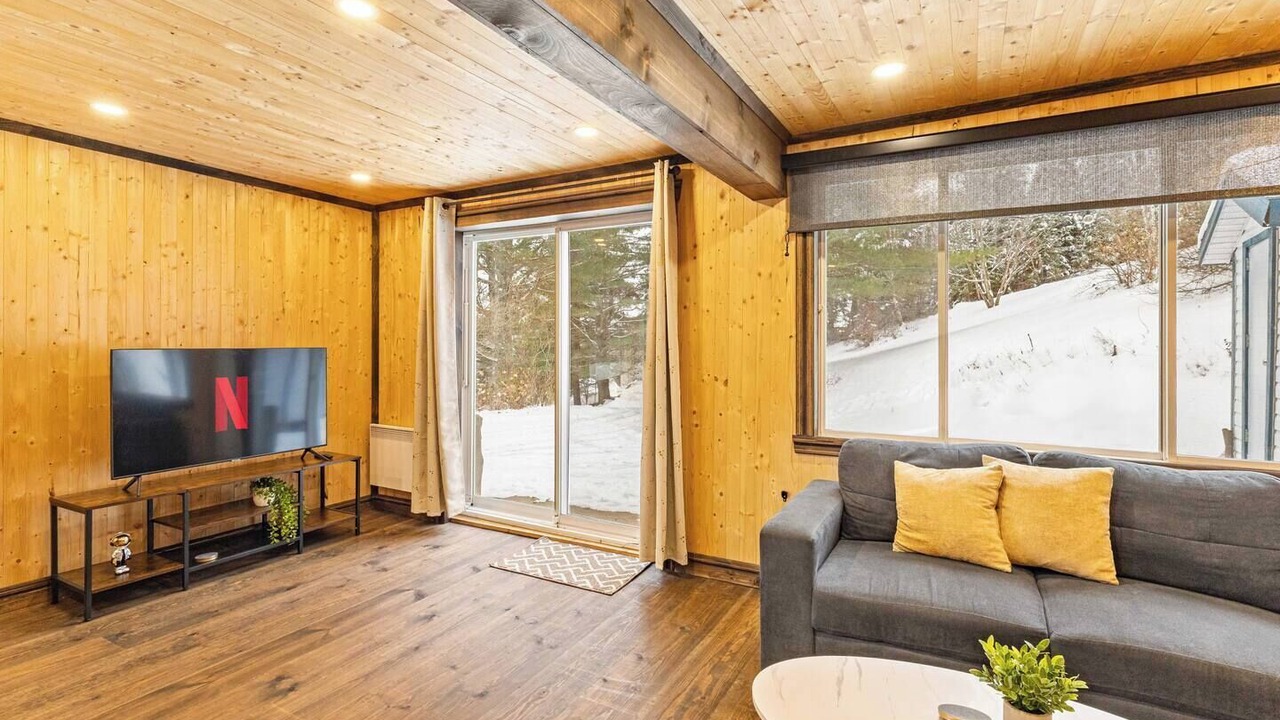 Photo of Livingroom in Sainte-Lucie-des-Laurentides