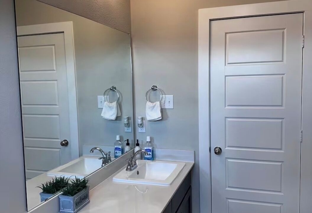 Photo of Bathroom in Red Oak