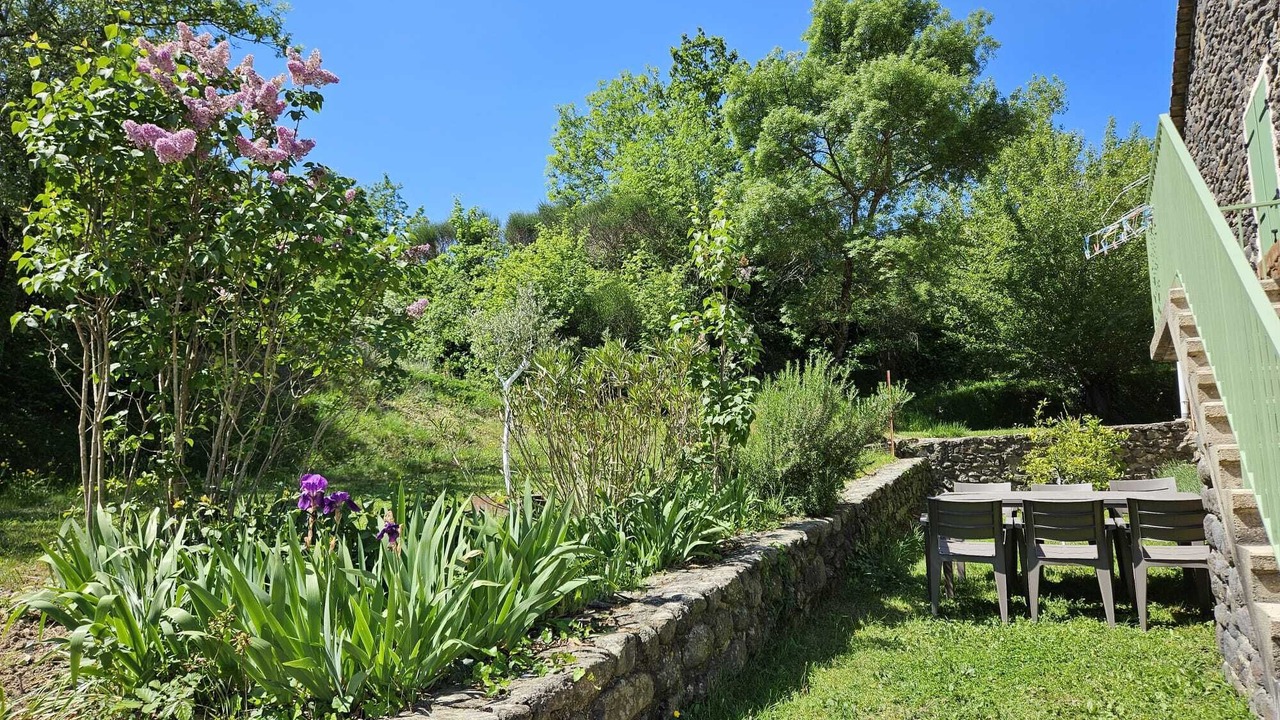 Photo of Outdoor in Saint-Vincent-de-Barres