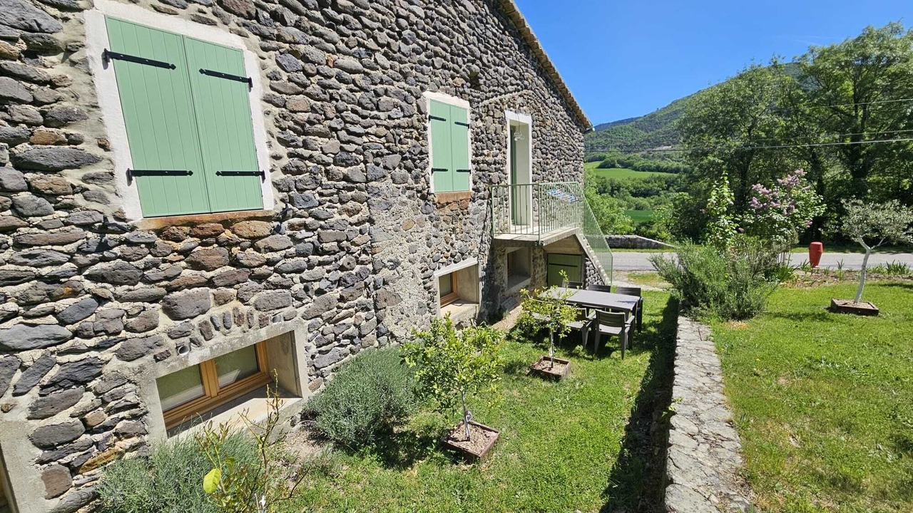 Photo of Outdoor in Saint-Vincent-de-Barres