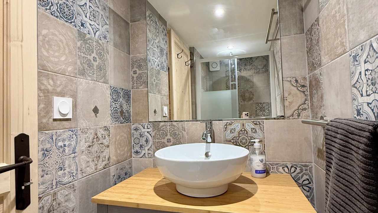 Photo of Bathroom in Saint-Vincent-de-Barres