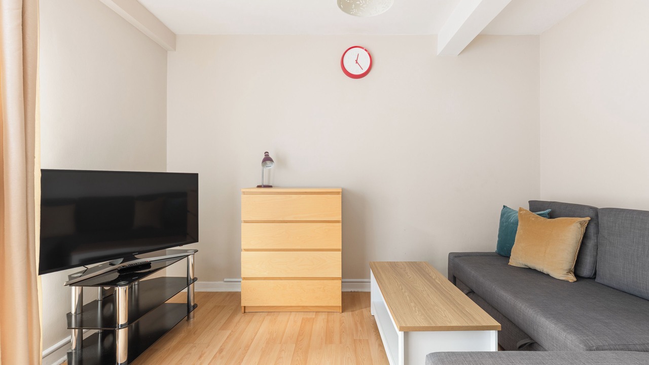 Photo of Livingroom in East Putney