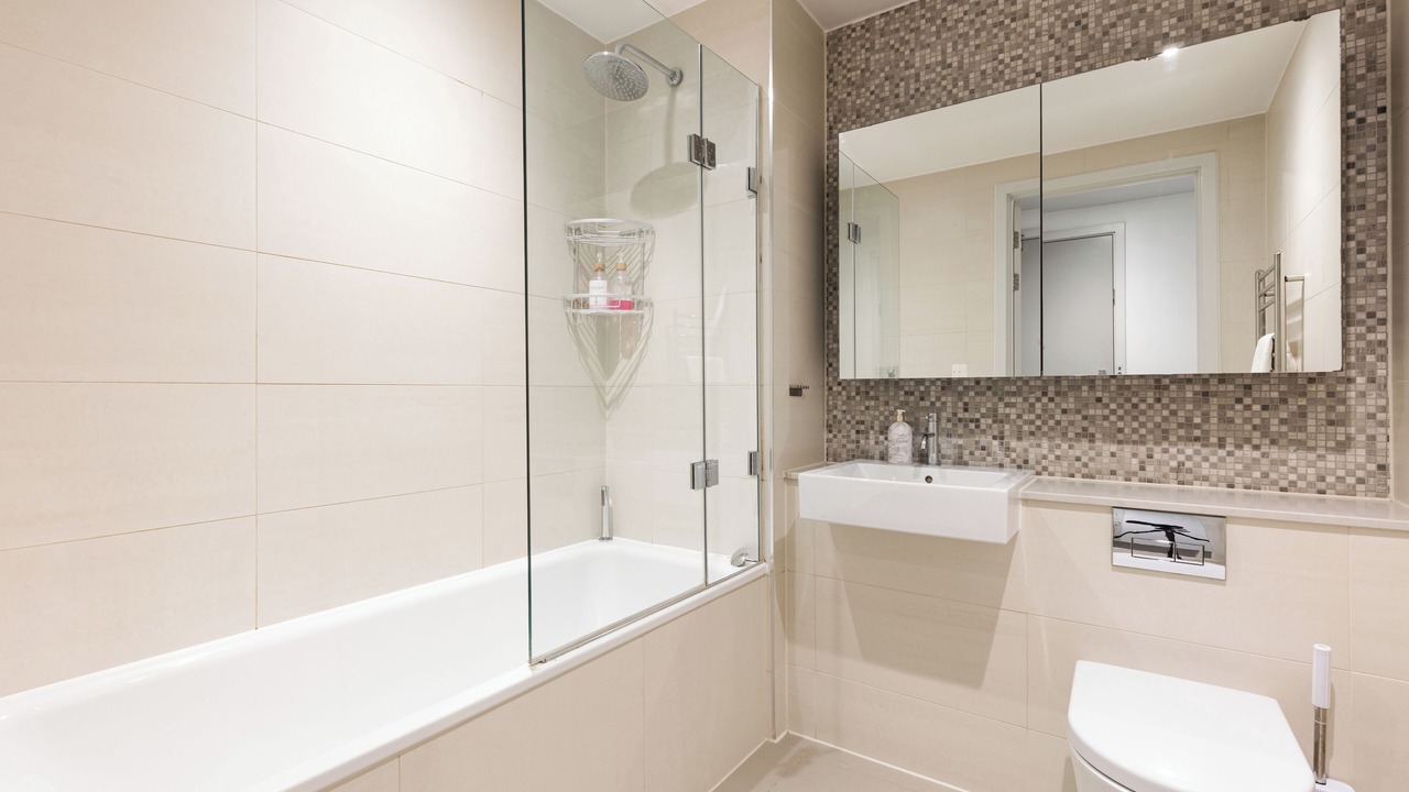 Photo of Bathroom in Cantelowes