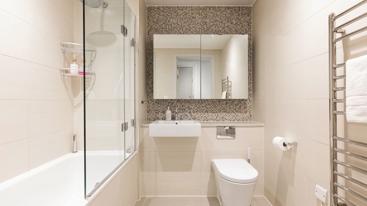 Photo of Bathroom in Cantelowes