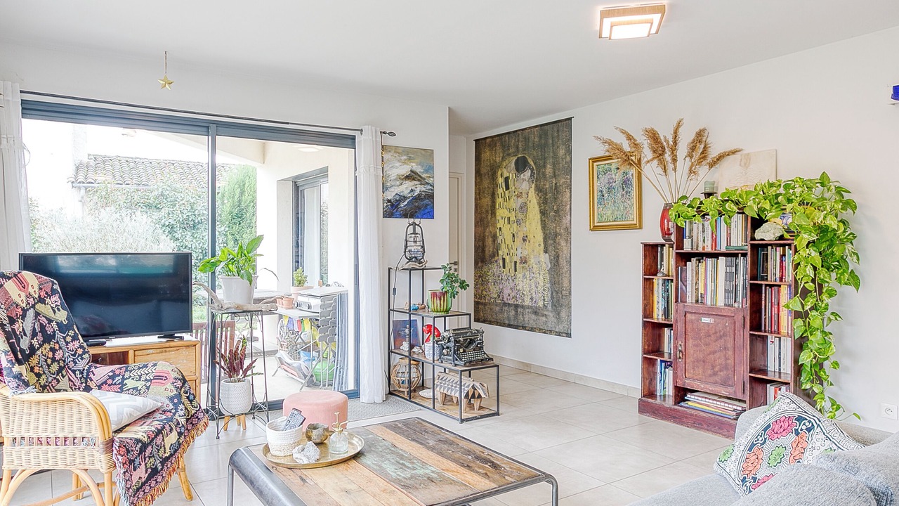 Photo of Livingroom in Saint-Didier-de-Formans
