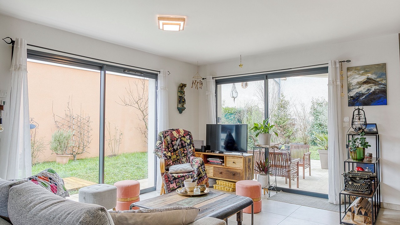 Photo of Livingroom in Saint-Didier-de-Formans