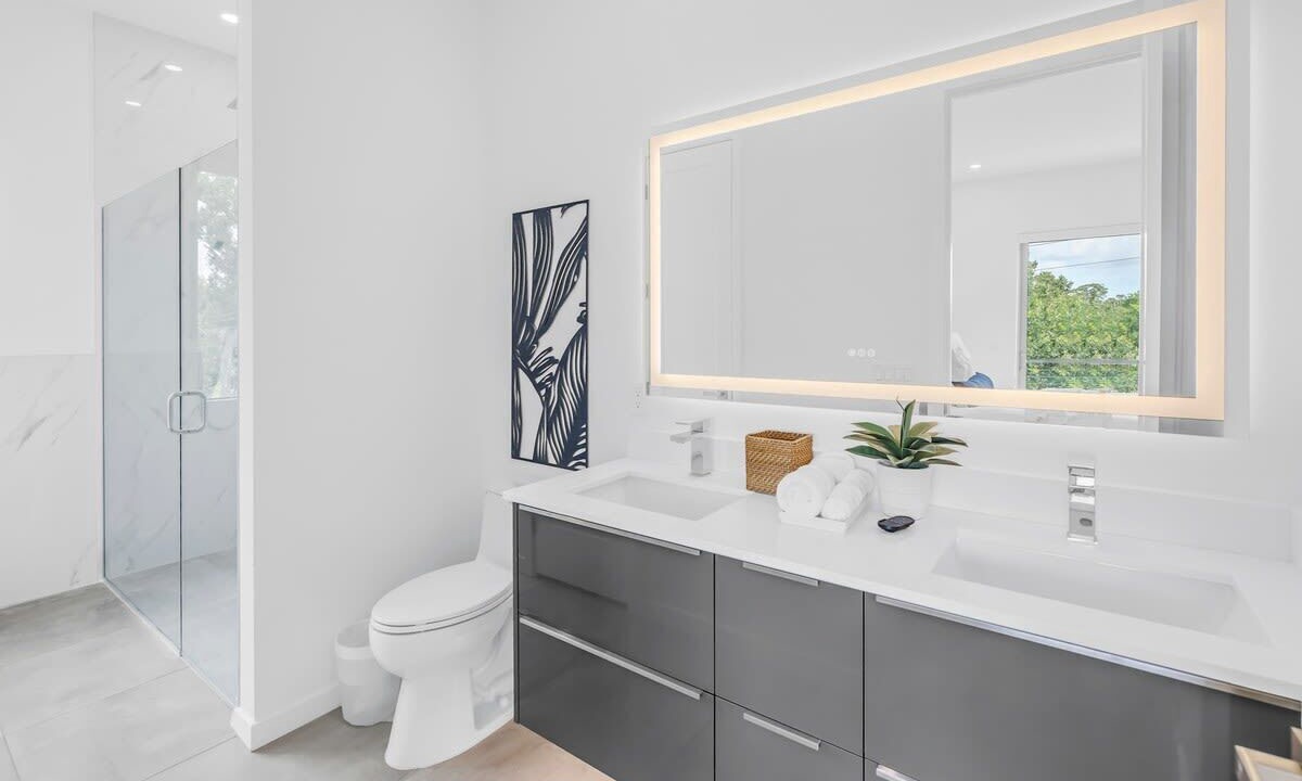 Photo of Bathroom in Arlington Park