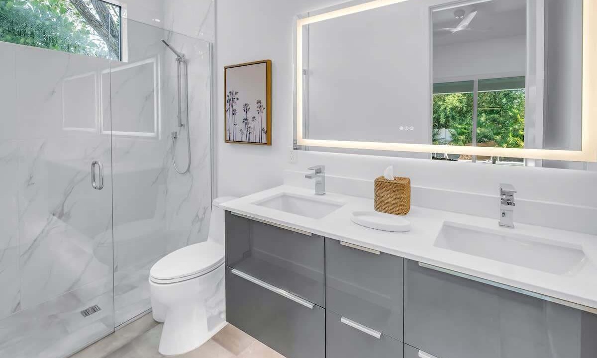 Photo of Bathroom in Arlington Park