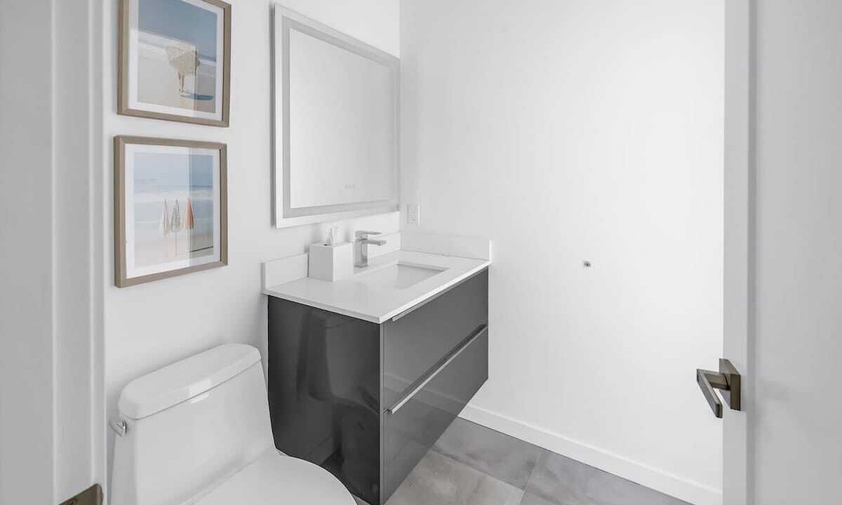 Photo of Bathroom in Arlington Park