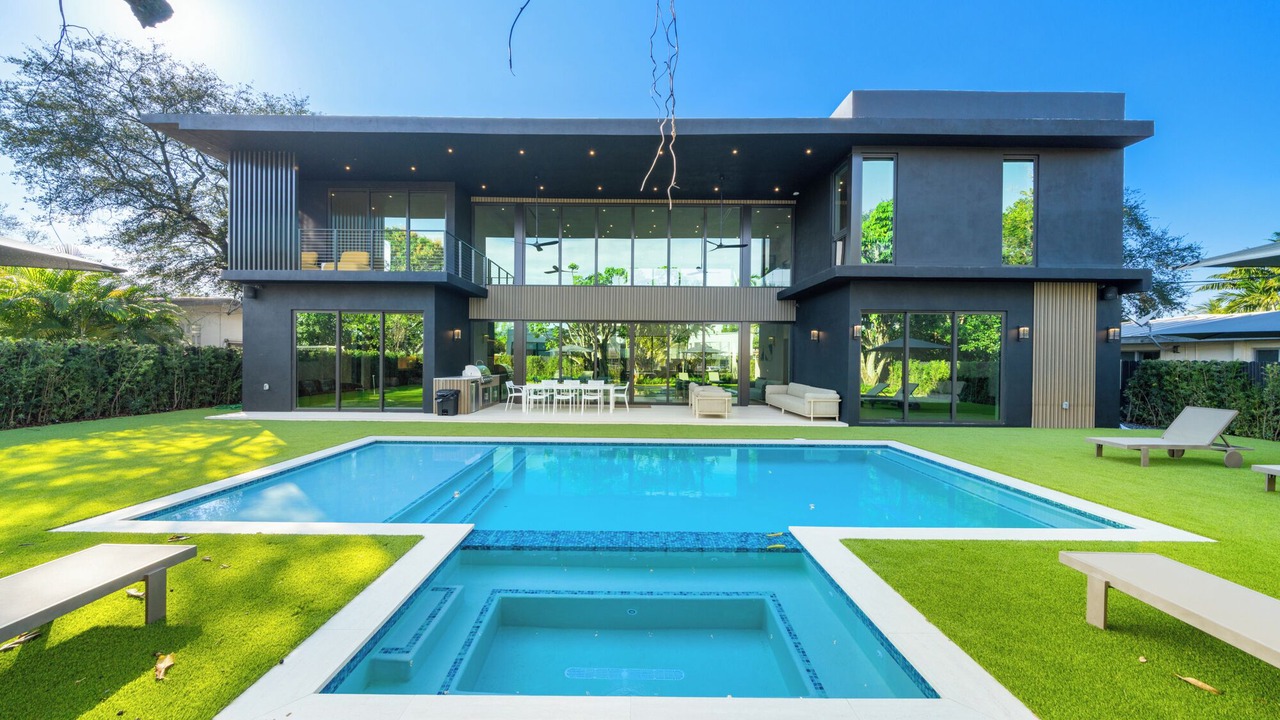 Photo of Outdoor in North Miami Beach