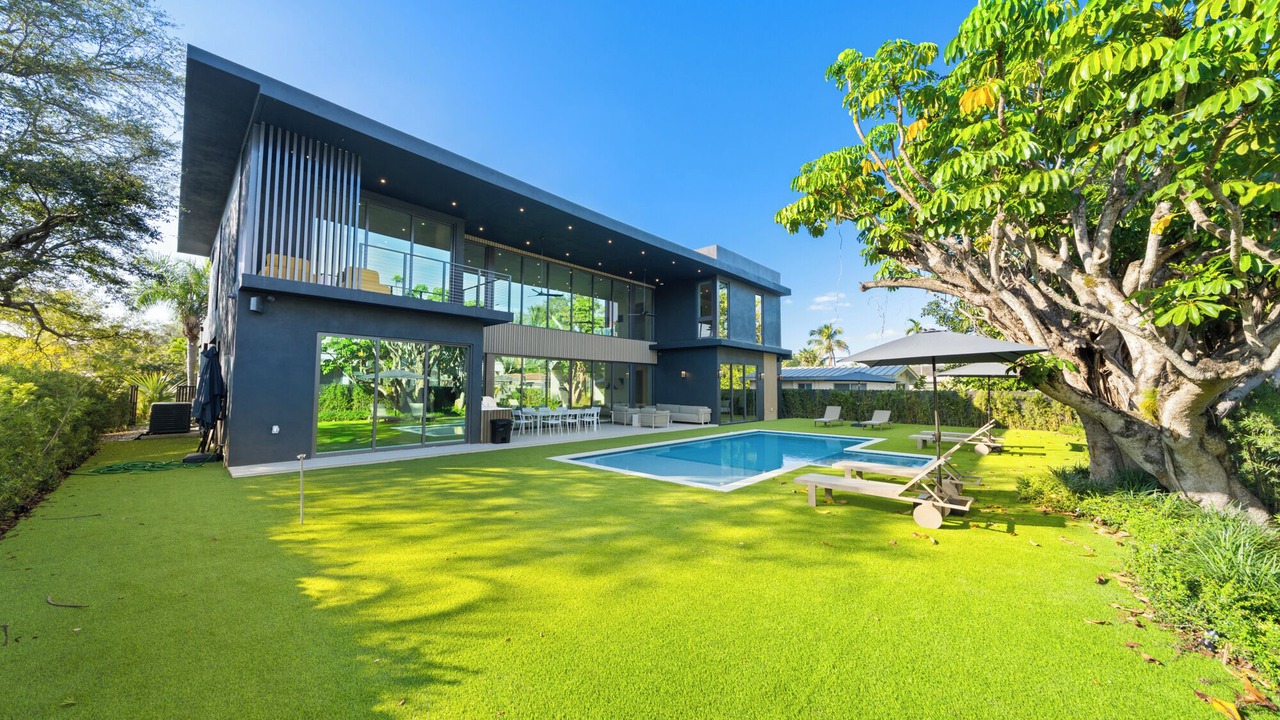 Photo of Outdoor in North Miami Beach
