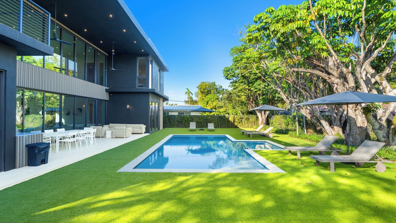 Photo of Outdoor in North Miami Beach