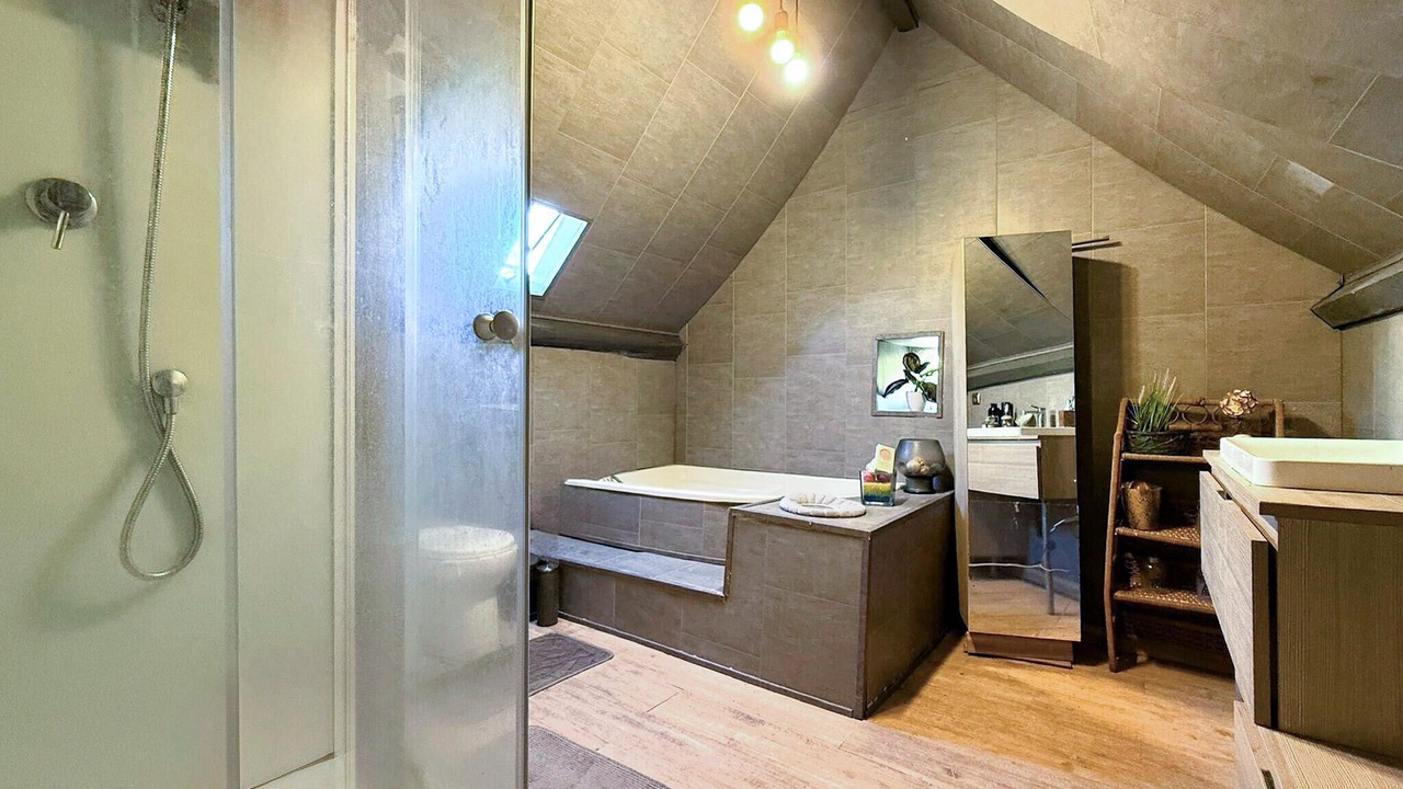 Photo of Bathroom in Champigne