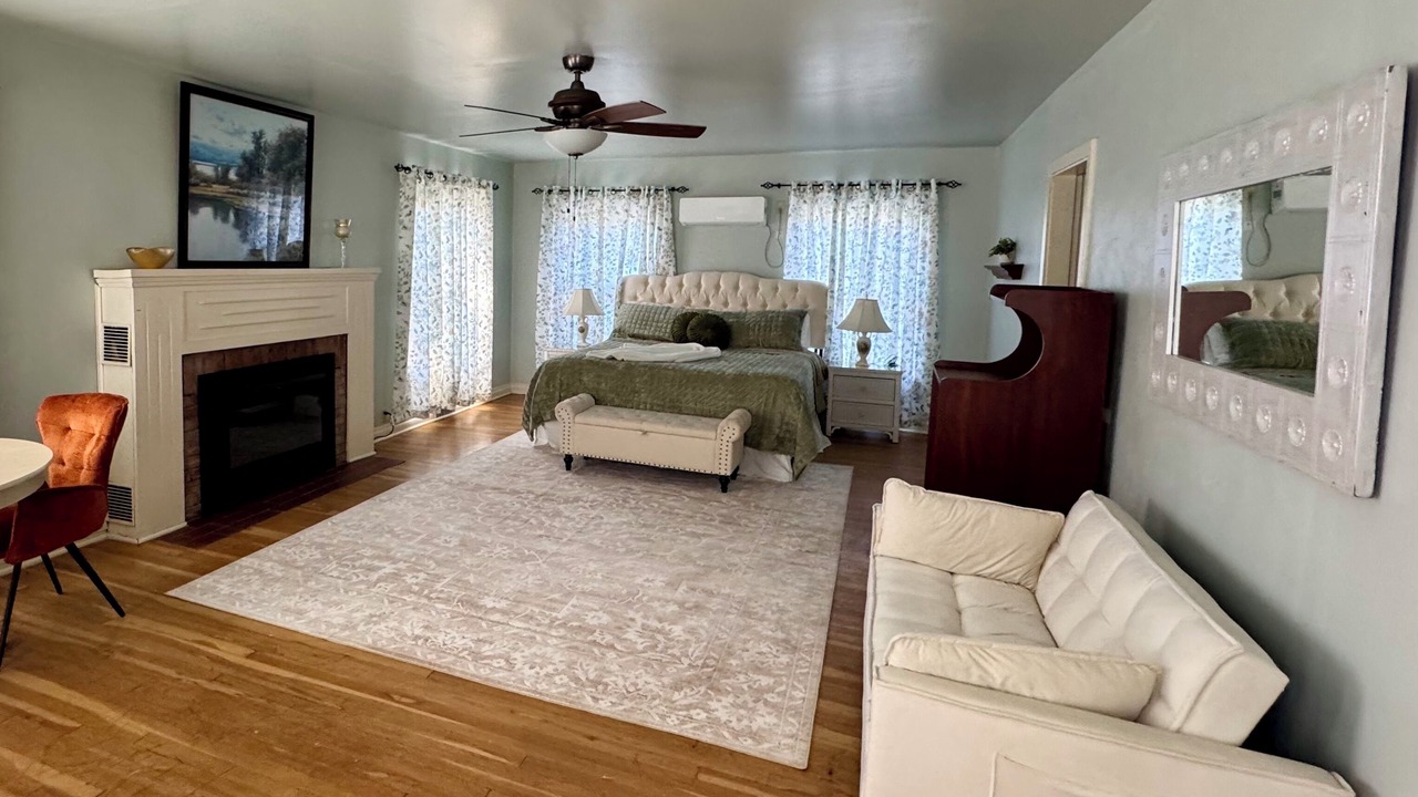 Photo of Livingroom in Alton