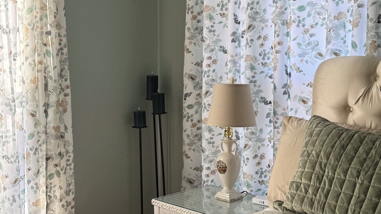 Photo of Bedroom in Alton