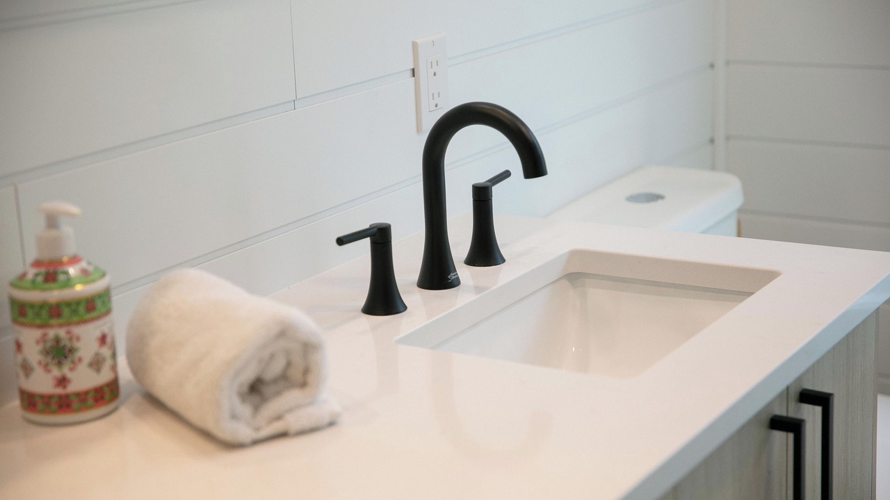 Photo of Bathroom in Le Haut-Saint-Francois Regional County Municipality
