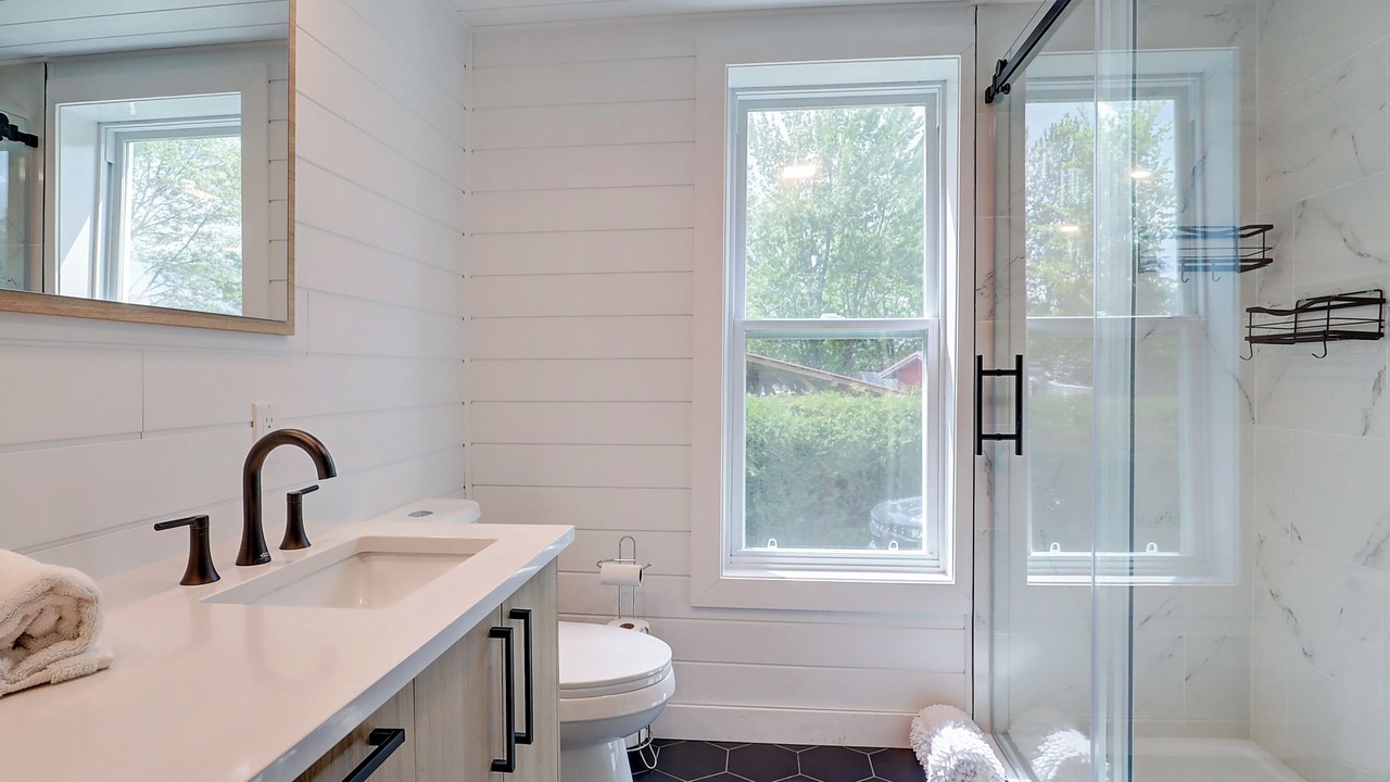 Photo of Bathroom in Le Haut-Saint-Francois Regional County Municipality