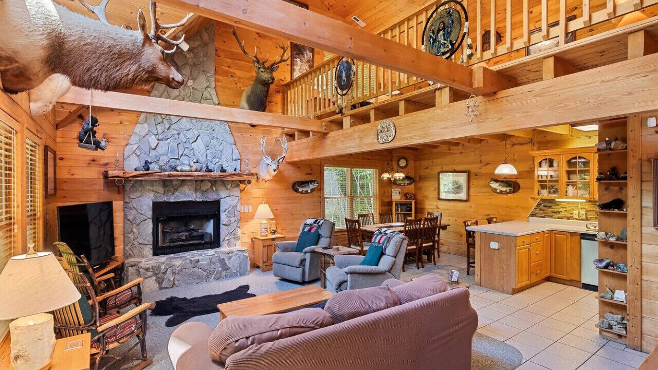 Photo of Livingroom in Maggie Valley