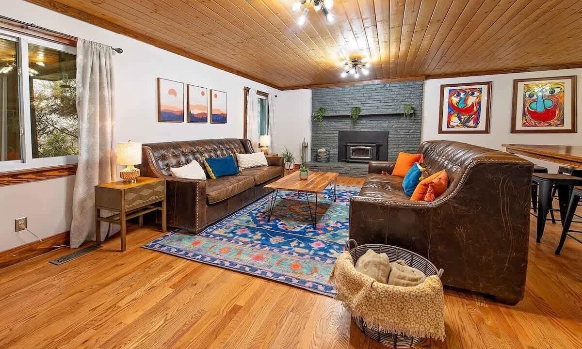 Photo of Livingroom in Lookout Valley Neighborhood Association