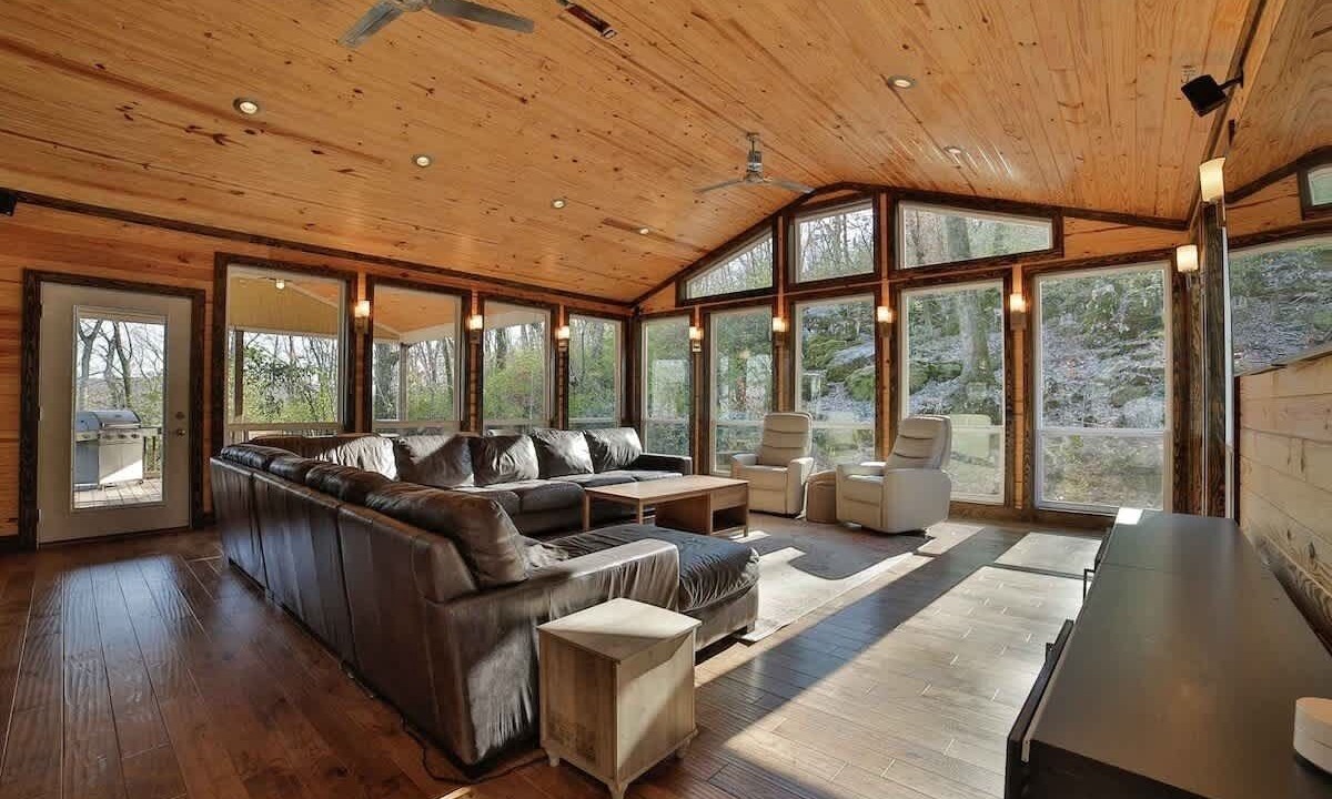 Photo of Livingroom in Lookout Valley Neighborhood Association