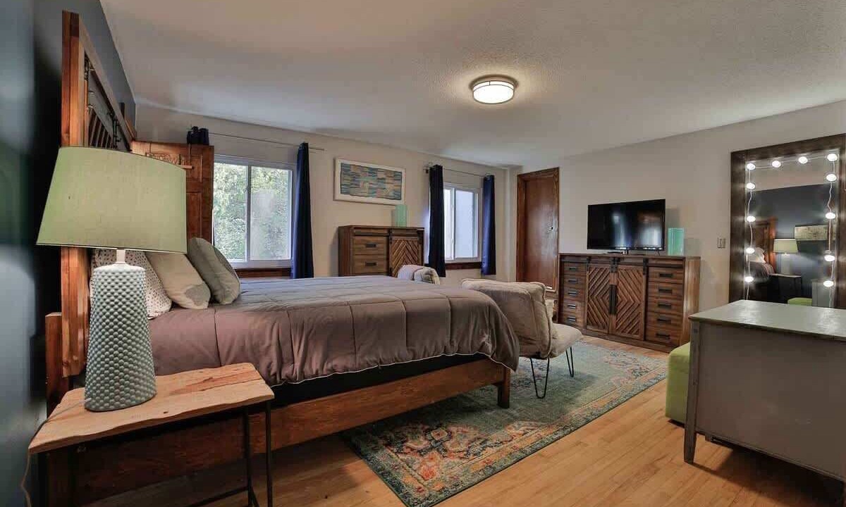 Photo of Bedroom in Lookout Valley Neighborhood Association