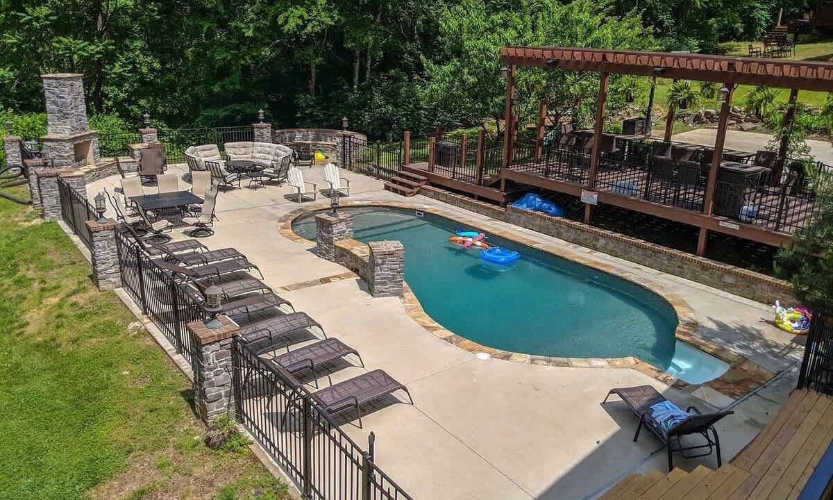 Photo of Outdoor in Lookout Valley Neighborhood Association