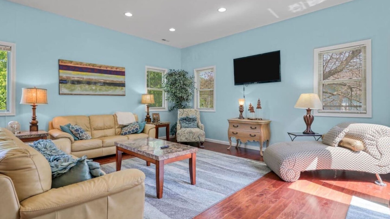 Photo of Livingroom in Kelleys Island