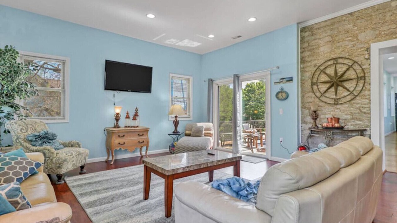 Photo of Livingroom in Kelleys Island
