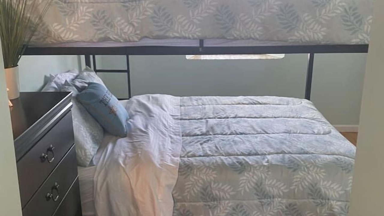 Photo of Bedroom in Kelleys Island