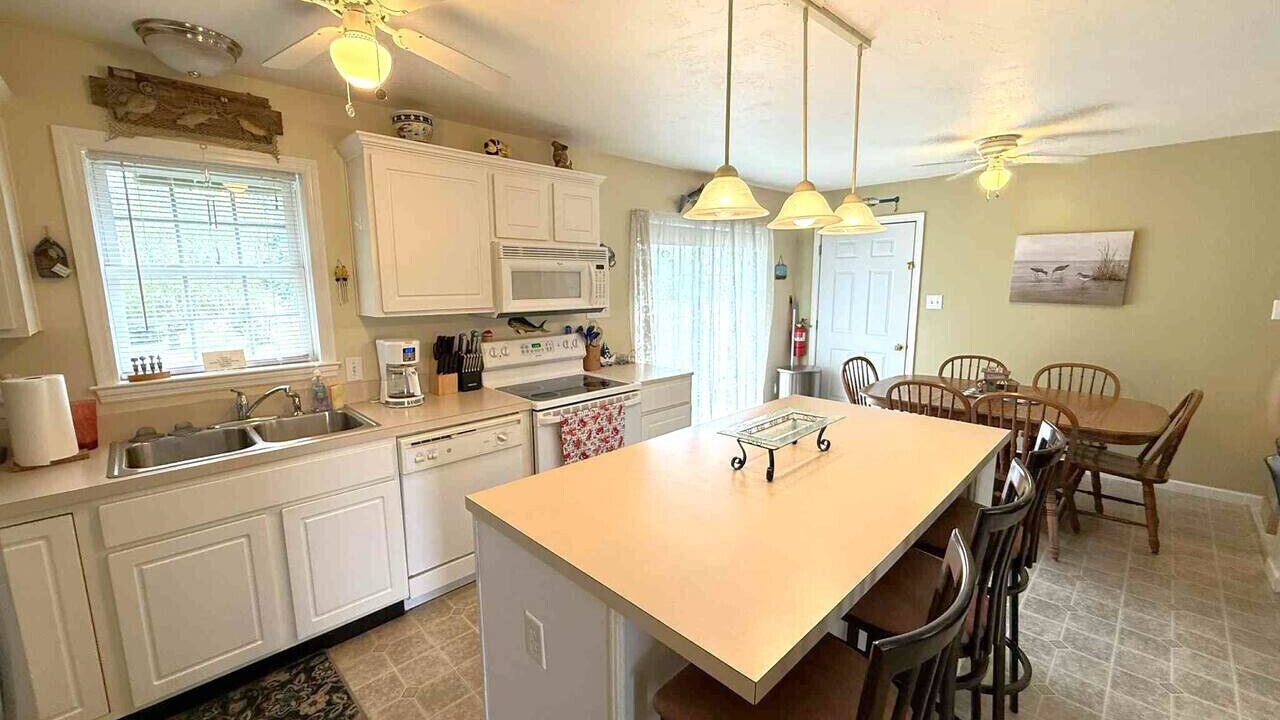 Photo of Kitchen in Kelleys Island