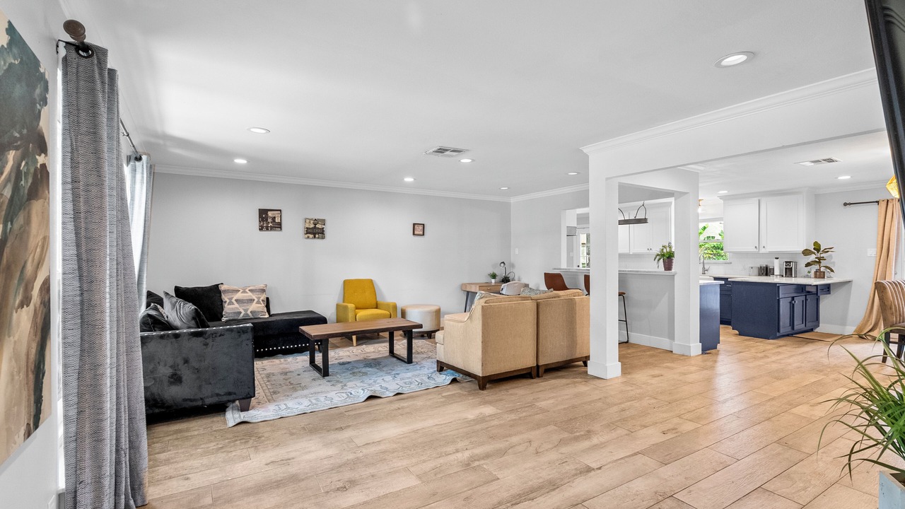Photo of Livingroom in Memorial