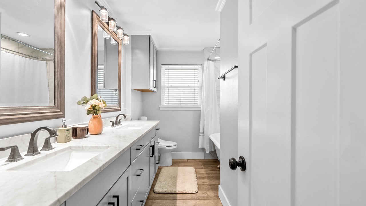 Photo of Bathroom in Memorial