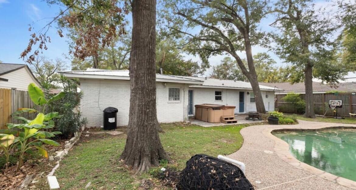 Photo of Outdoor in Memorial
