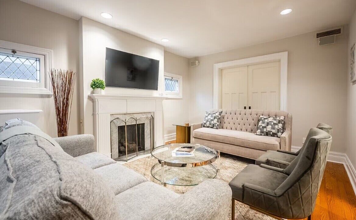 Photo of Livingroom in Rosedale