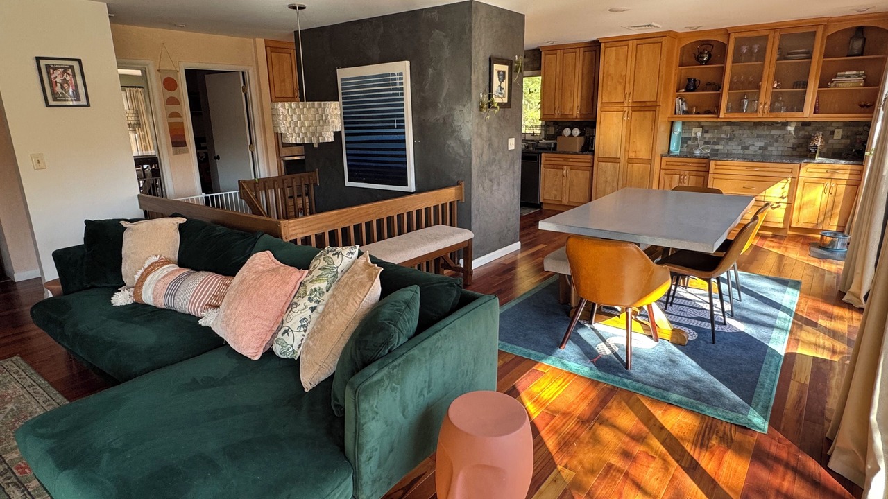 Photo of Livingroom in Kingston