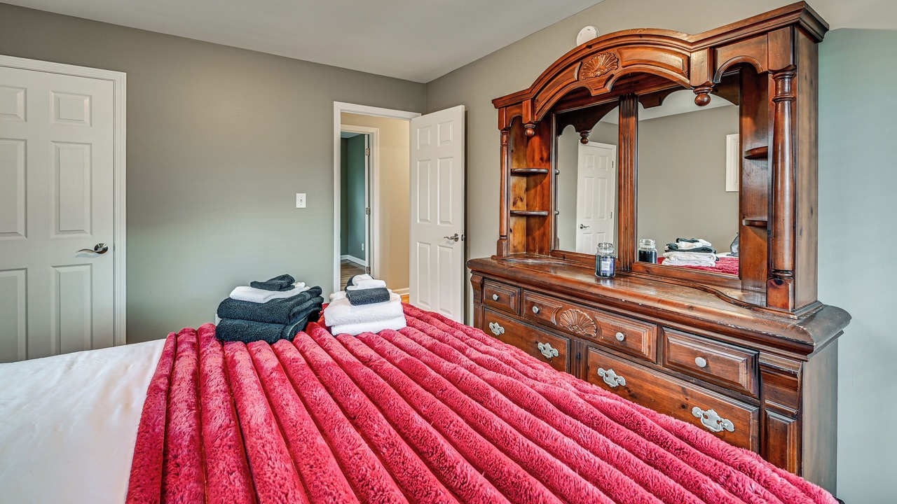 Photo of Bedroom in Midway