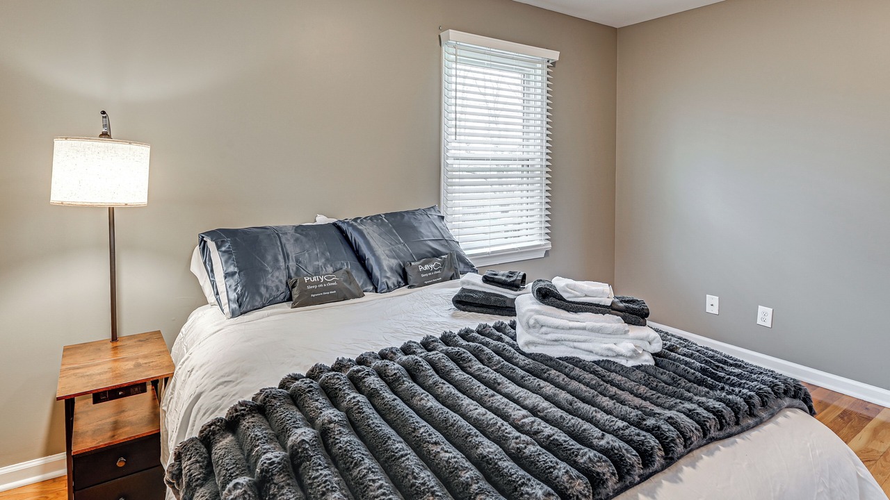 Photo of Bedroom in Midway