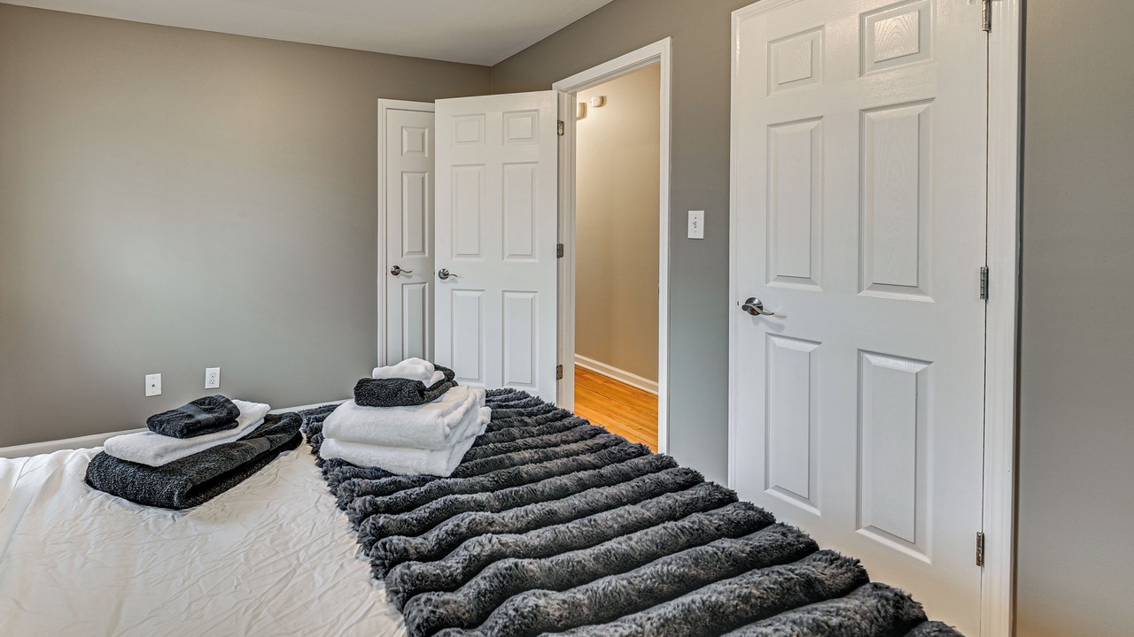 Photo of Bedroom in Midway