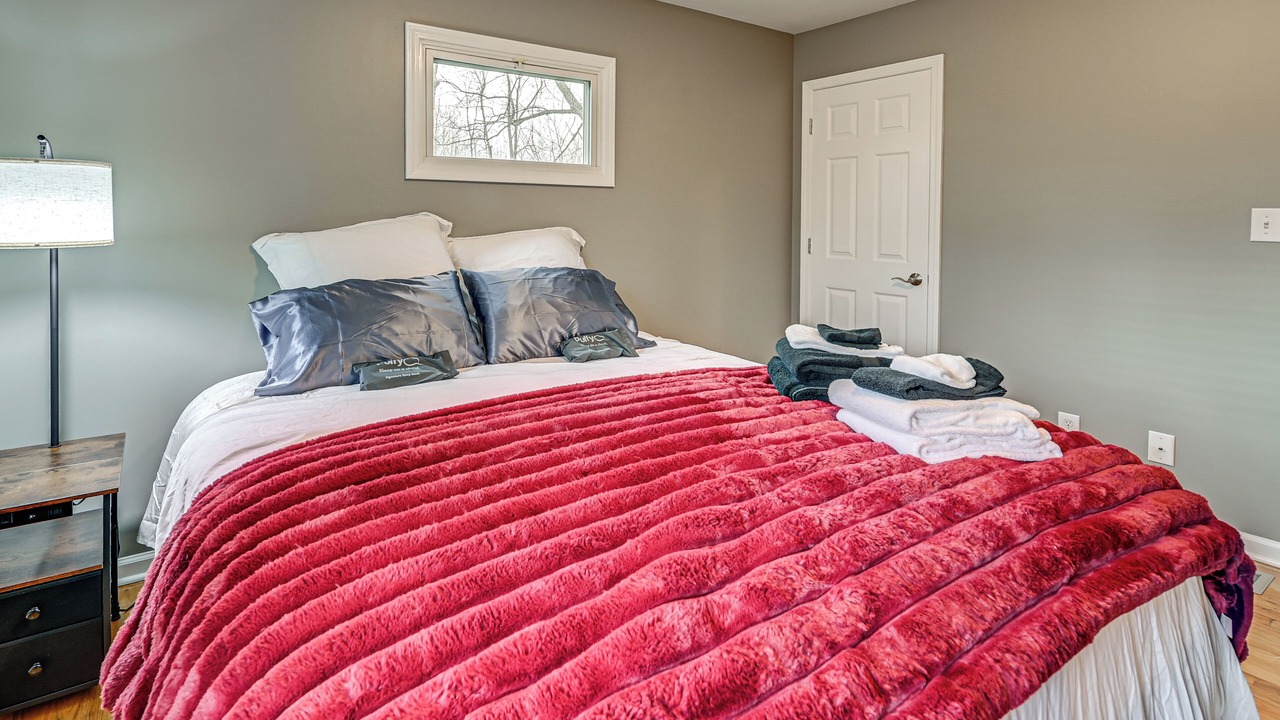 Photo of Bedroom in Midway