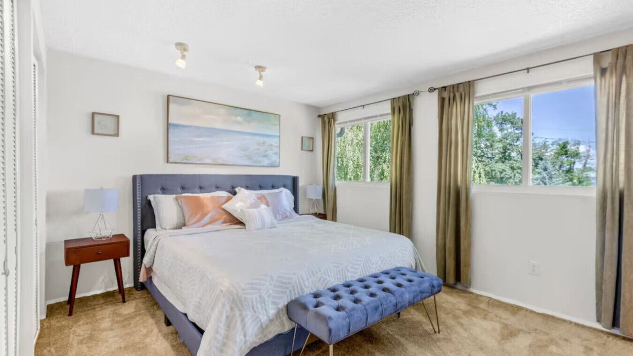 Photo of Bedroom in Bryn Mawr-Skyway