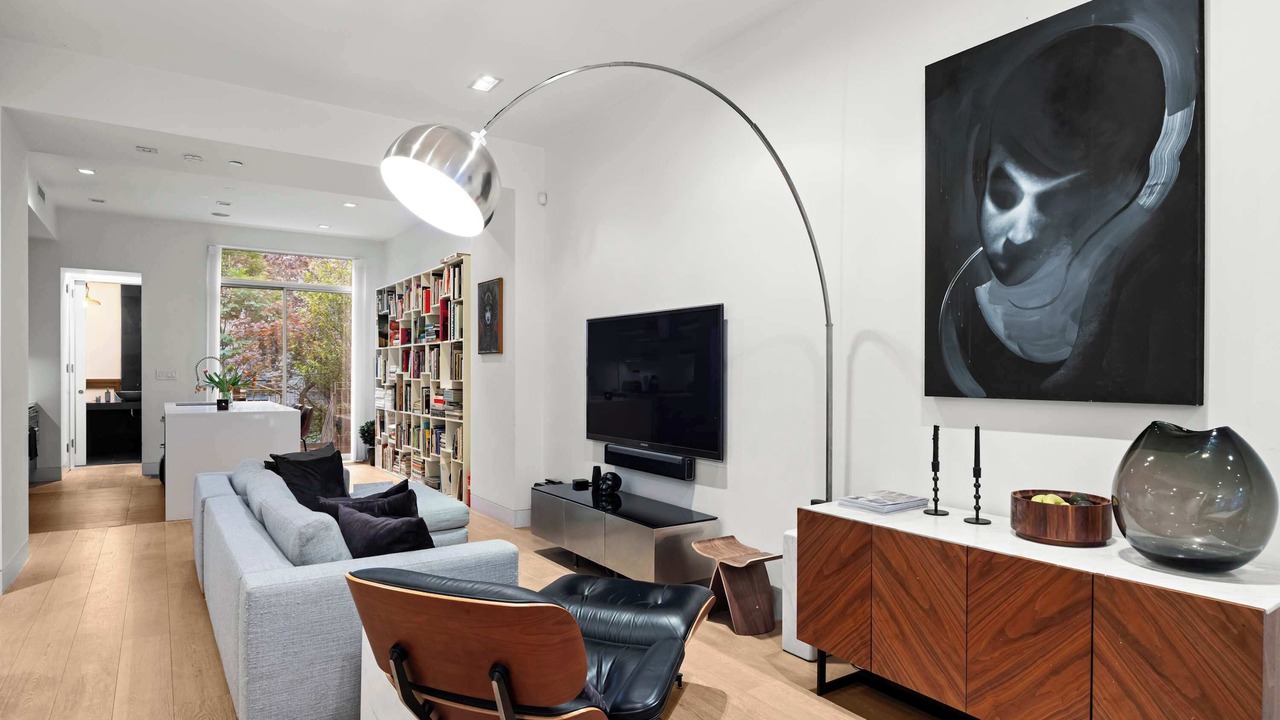 Photo of Livingroom in Manhattan Valley