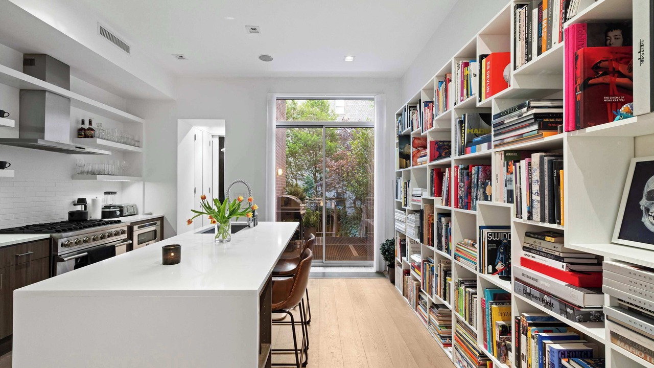 Photo of Others in Manhattan Valley