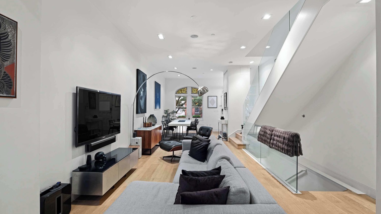 Photo of Livingroom in Manhattan Valley