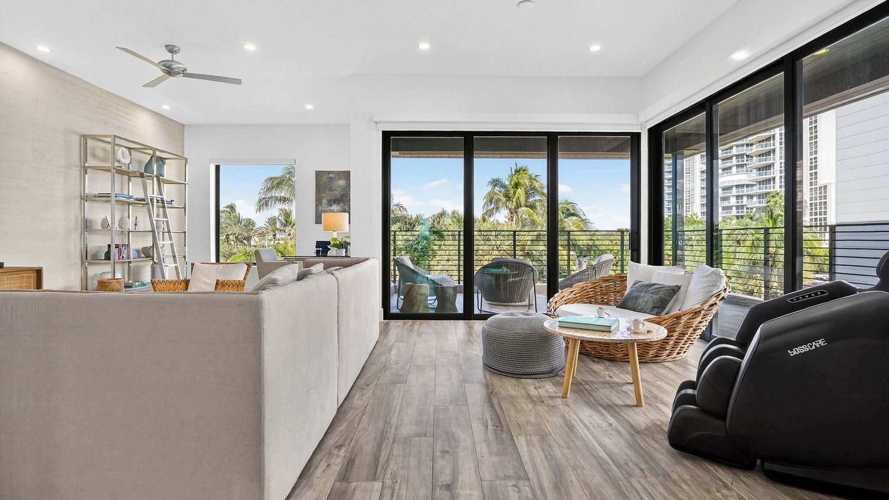 Photo of Livingroom in North Beach