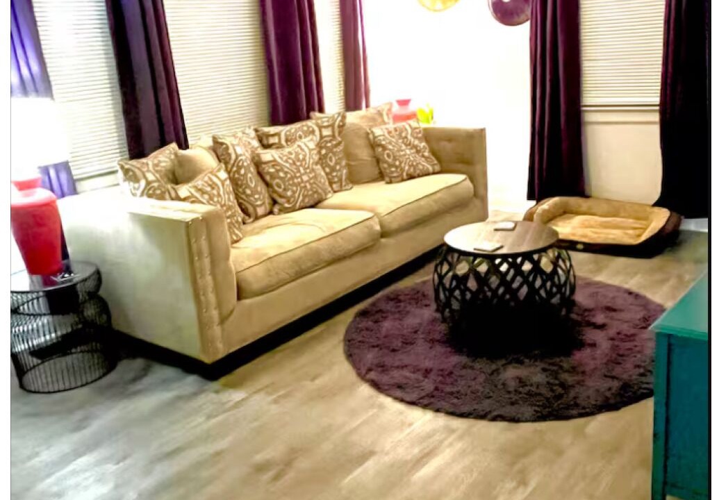 Photo of Livingroom in Southeast Raleigh