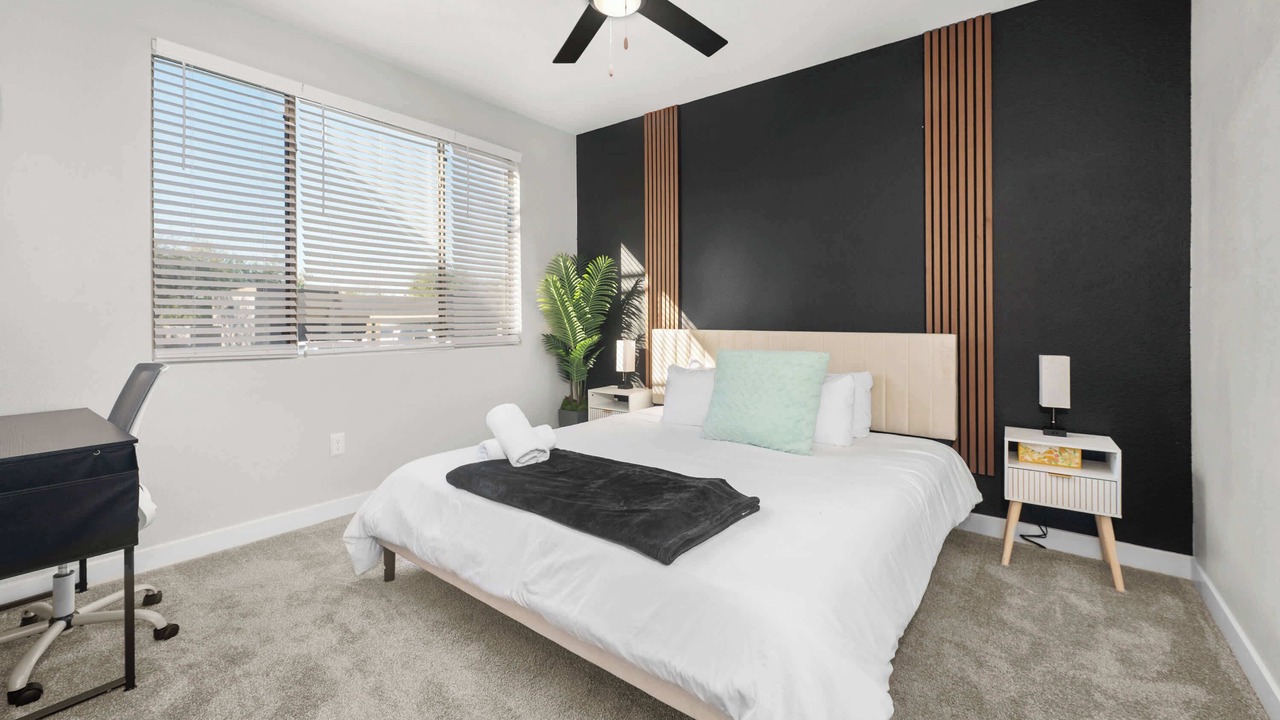 Photo of Bedroom in McDowell Mountain Apartments